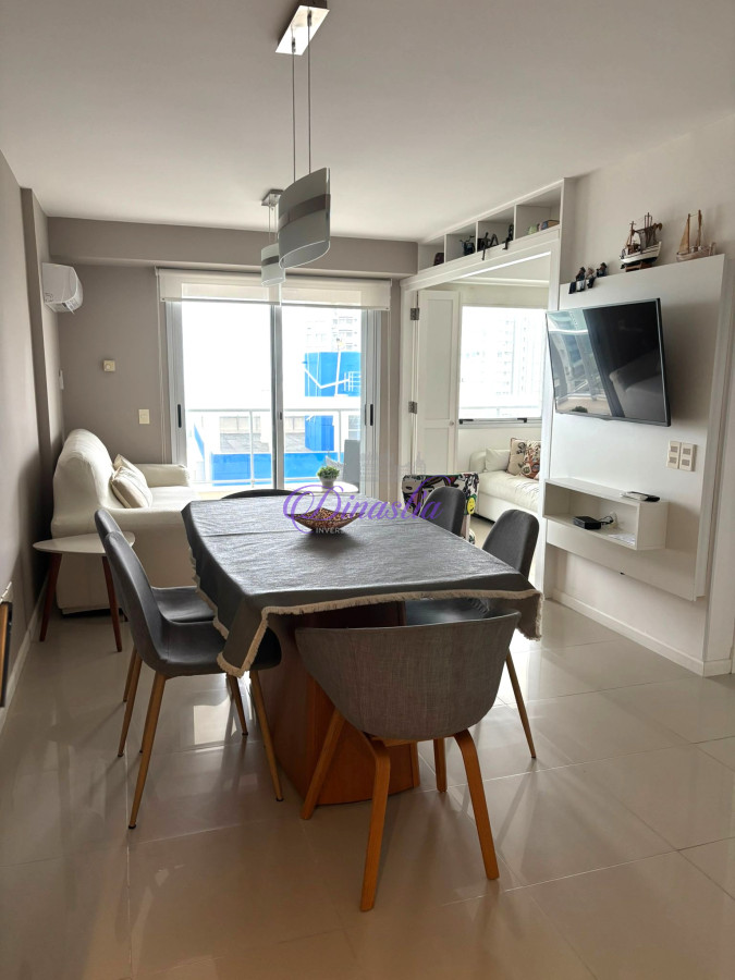 Apartamento ID.448 - Venta Apartamento de 2 dormitorios y medio en Parada 3, Punta del Este