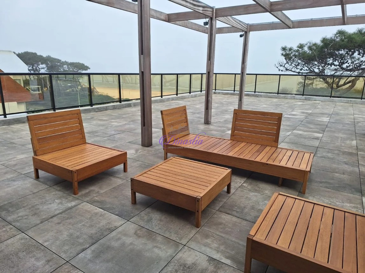 Apartamento ID.419 - Alquiler temporario Apartamento frente al mar de 1 dormitorio en Playa Mansa, Punta del Este