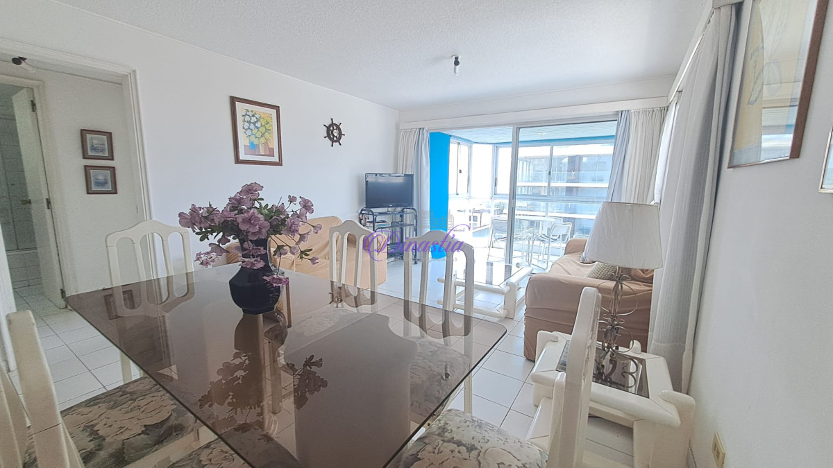 Apartamento ID.116 - Alquiler temporario Apartamento 2 dormitorios y medio en Península, Punta del Este.