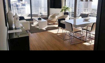 Venta y Alquiler temporario Apartamento de 2 dormitorios en Playa Mansa, Punta del Este.
