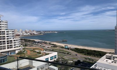 Venta Apartamento 2 dormitorios en Playa Mansa, Punta del Este.