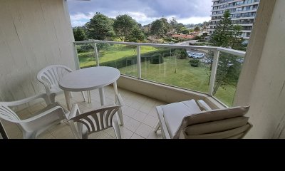 Venta Apartamento de 2 dormitorios sobre Roosevelt, Punta del Este