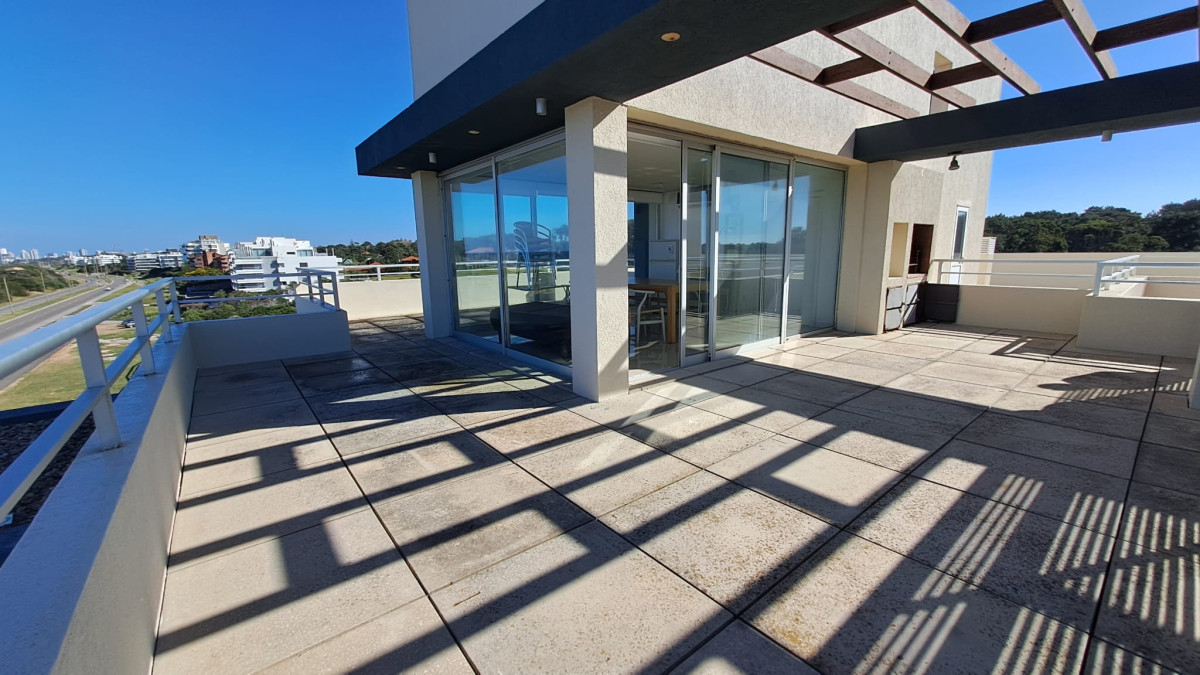 Venta Penthouse  Playa Brava frente al mar  Punta del Este
