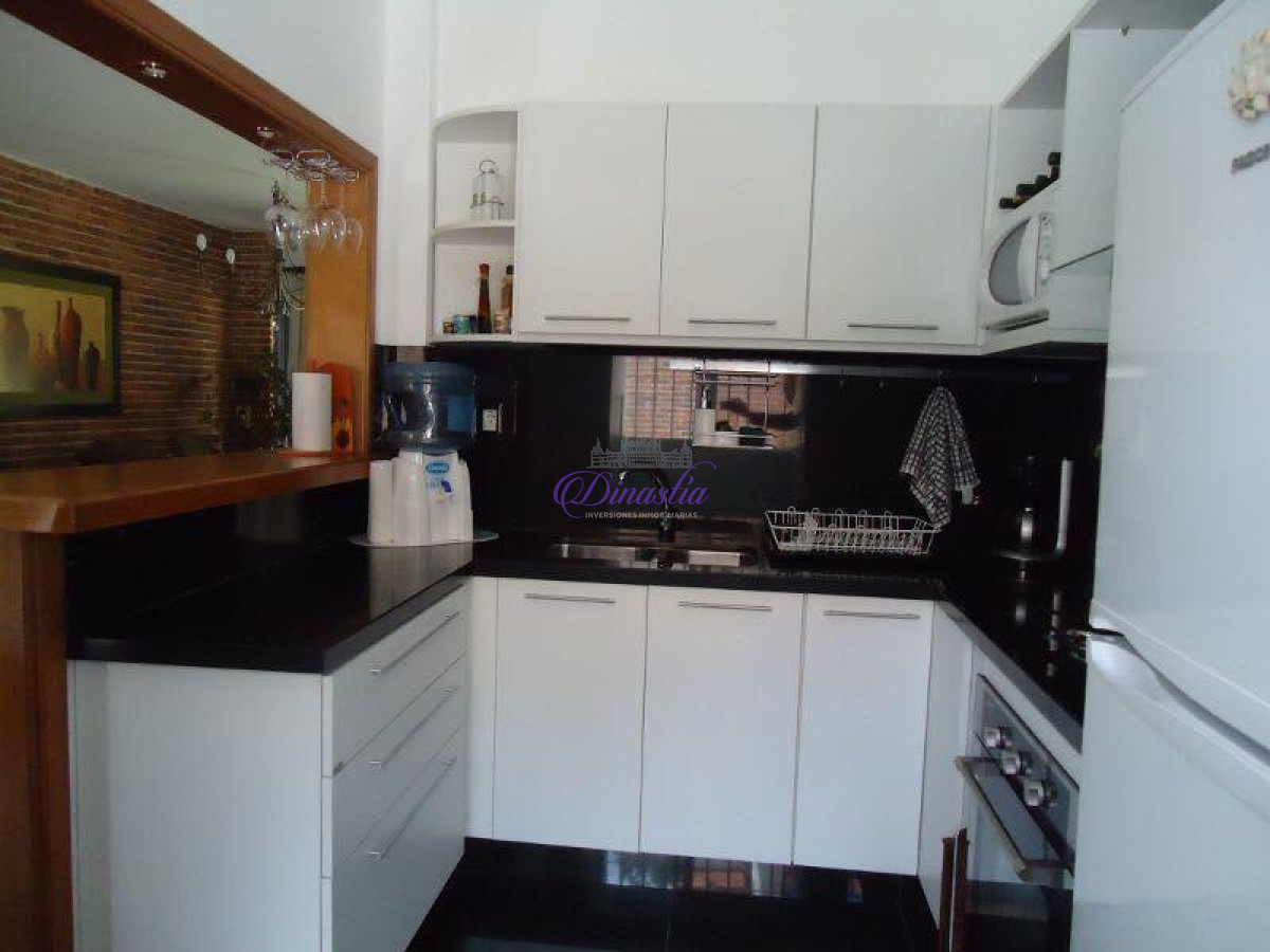 Casa ID.11 - Alquiler temporario Casa de 3 dormitorios en Playa Mansa, Punta del Este.