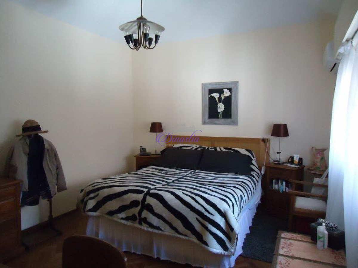 Casa ID.11 - Alquiler temporario Casa de 3 dormitorios en Playa Mansa, Punta del Este.