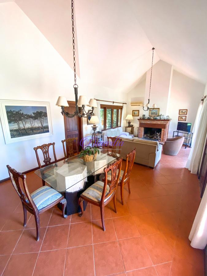 Casa ID.21 - Alquiler temporario Casa de 3 dormitorios en Rincon del Indio, Punta del Este.