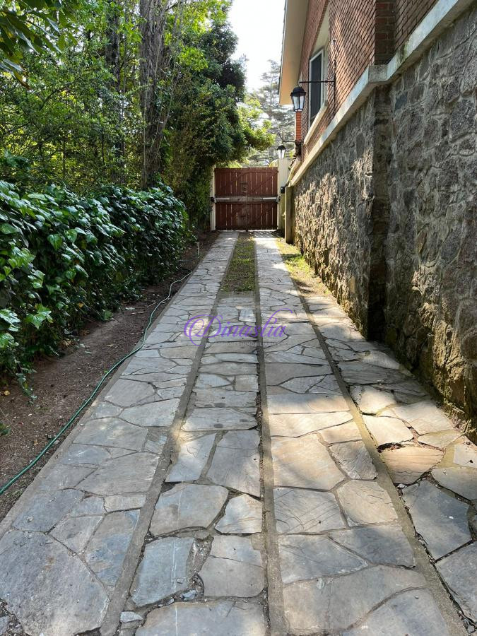 Casa ID.43 - Alquiler temporario Casa de 2 dormitorios en Playa Mansa, Punta del Este.