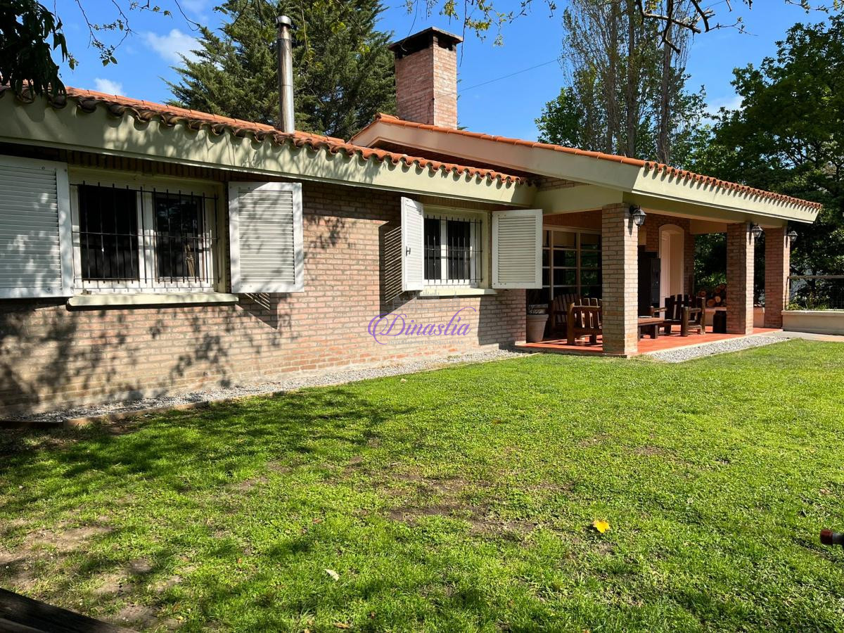 Casa ID.43 - Alquiler temporario Casa de 2 dormitorios en Playa Mansa, Punta del Este.