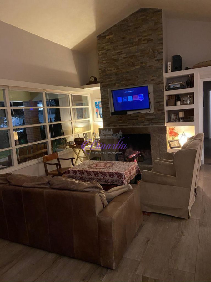 Casa ID.43 - Alquiler temporario Casa de 2 dormitorios en Playa Mansa, Punta del Este.