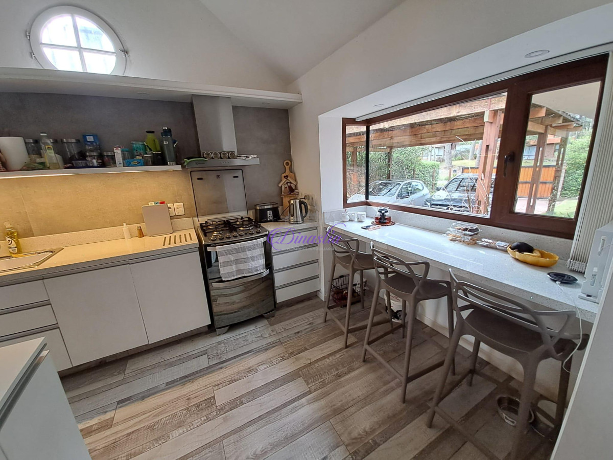 Casa ID.64 - Alquiler temporario Casa de 3 dormitorios en Pinares, Punta del Este.