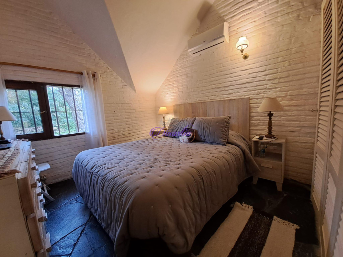 Casa ID.64 - Alquiler temporario Casa de 3 dormitorios en Pinares, Punta del Este.