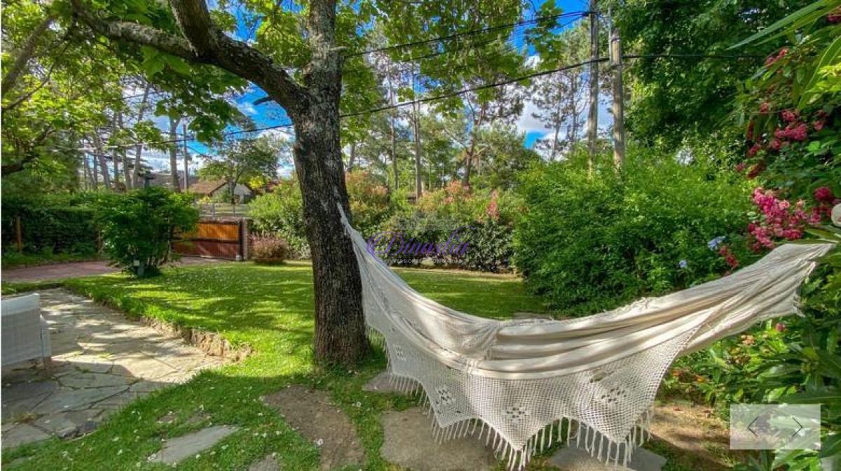 Casa ID.64 - Alquiler temporario Casa de 3 dormitorios en Pinares, Punta del Este.