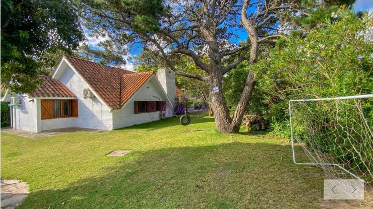 Casa ID.64 - Alquiler temporario Casa de 3 dormitorios en Pinares, Punta del Este.