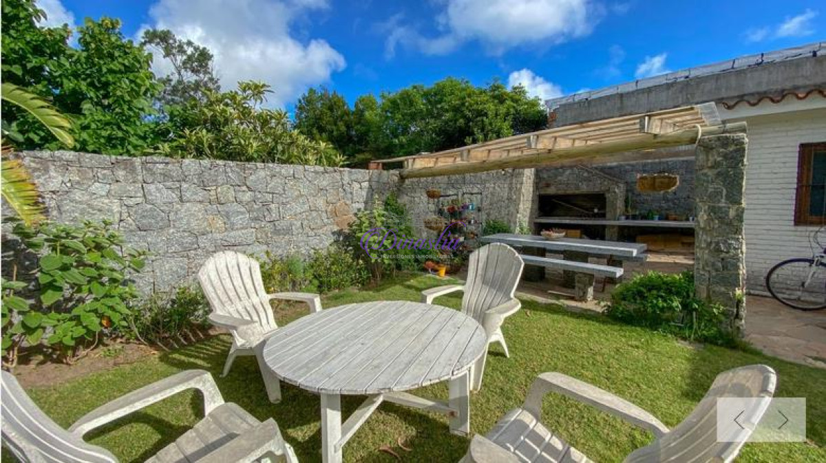 Casa ID.64 - Alquiler temporario Casa de 3 dormitorios en Pinares, Punta del Este.