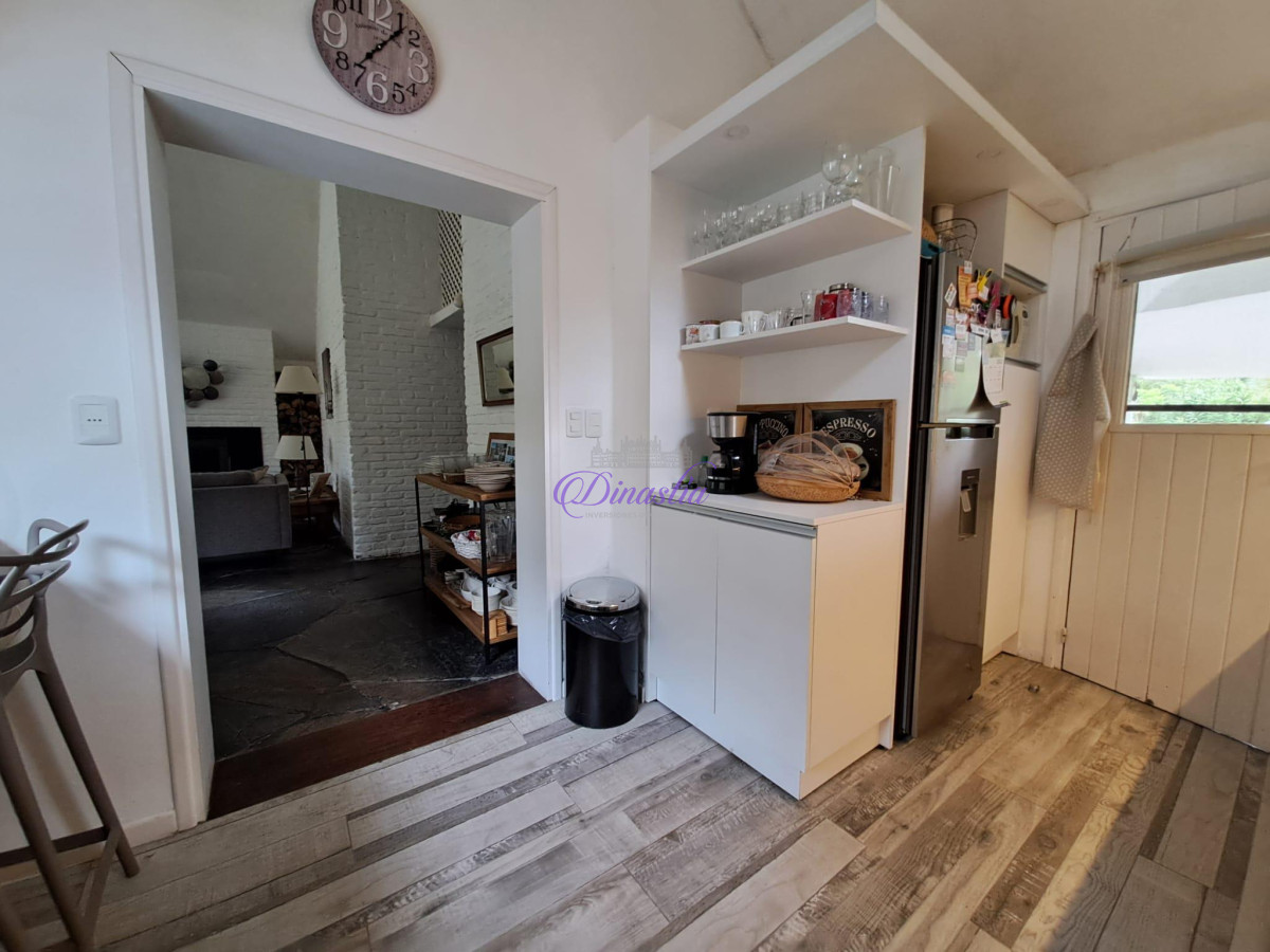 Casa ID.64 - Alquiler temporario Casa de 3 dormitorios en Pinares, Punta del Este.