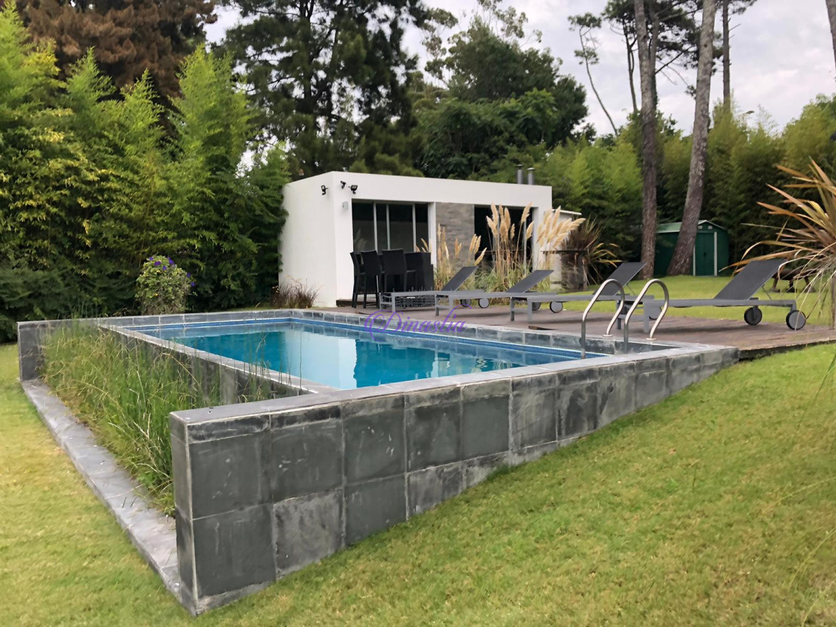 Casa ID.68 - Venta y Alquiler temporario Casa estilo minimalista 4 dormitorios en Rincon del Indio, Punta del Este.