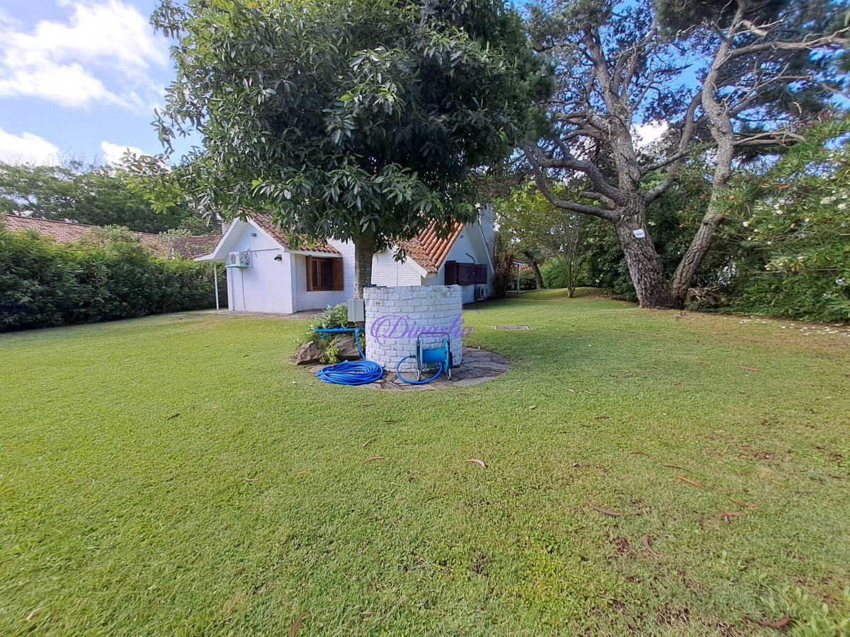 Casa ID.64 - Alquiler temporario Casa de 3 dormitorios en Pinares, Punta del Este.
