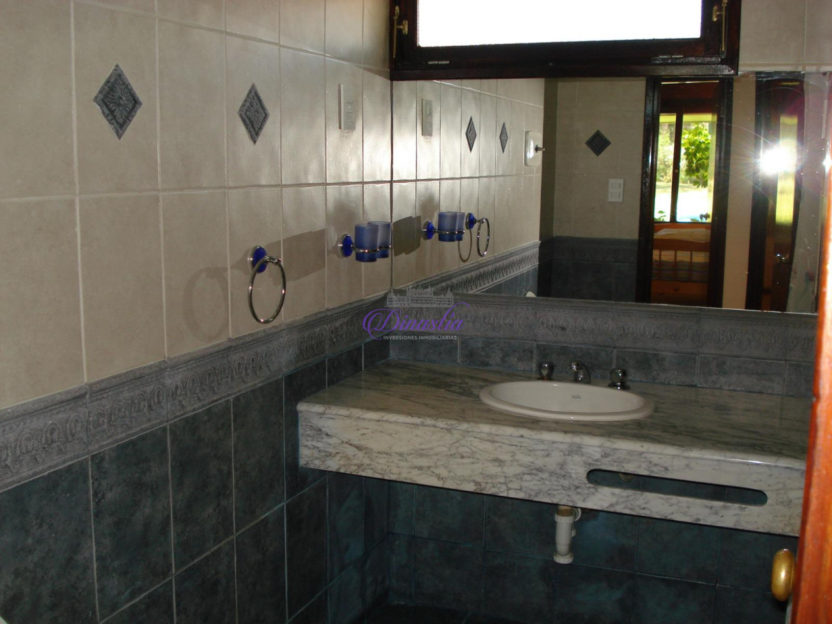 Casa ID.90 - Venta Casa de 4 dormitorios y dependencia en San Rafael, Punta del Este.