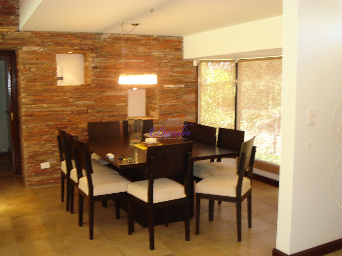 Casa ID.90 - Venta Casa de 4 dormitorios y dependencia en San Rafael, Punta del Este.