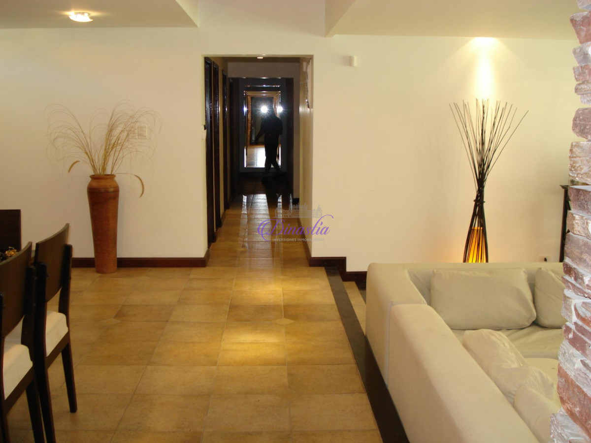 Casa ID.90 - Venta Casa de 4 dormitorios y dependencia en San Rafael, Punta del Este.