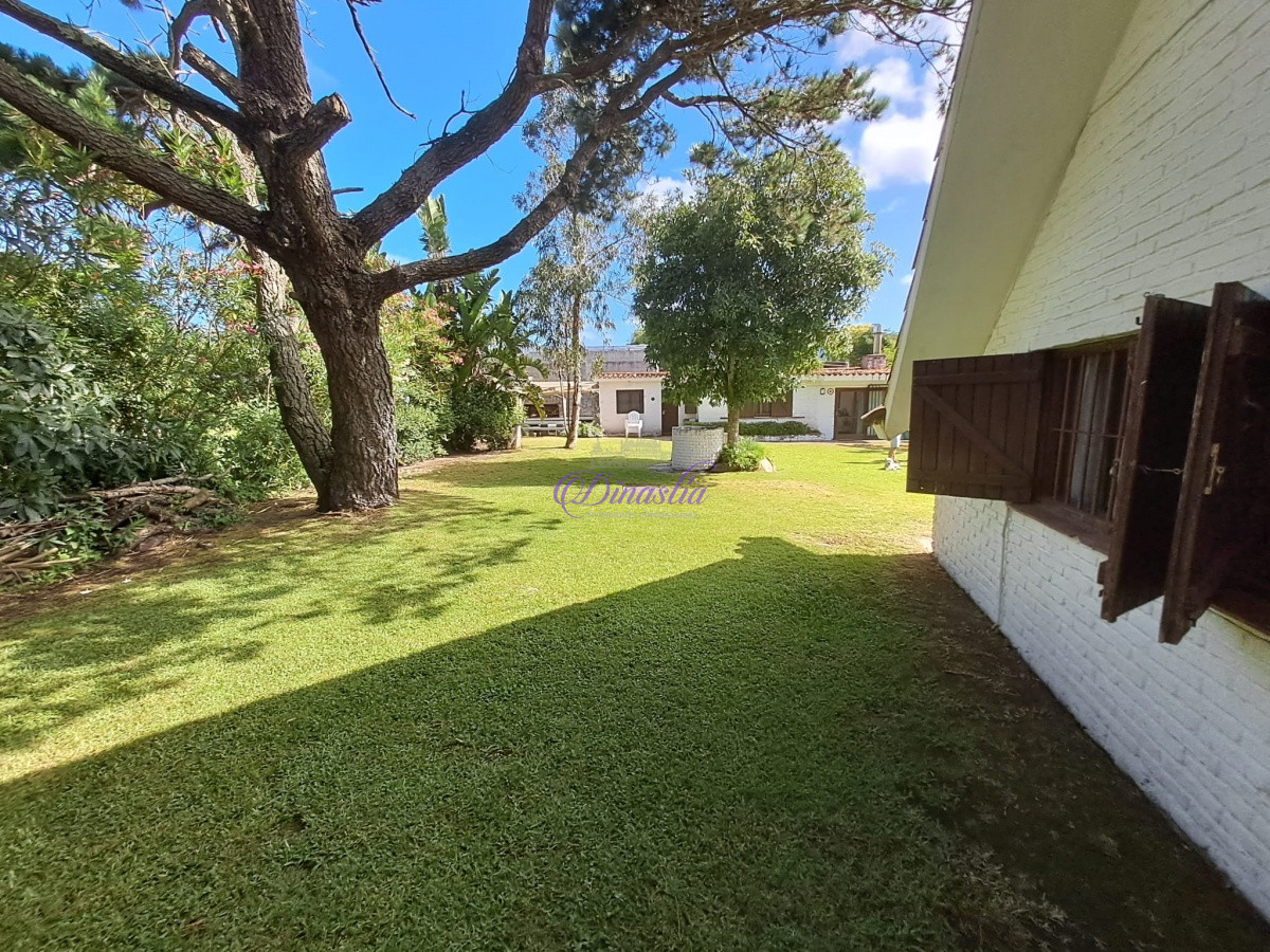 Casa ID.64 - Alquiler temporario Casa de 3 dormitorios en Pinares, Punta del Este.