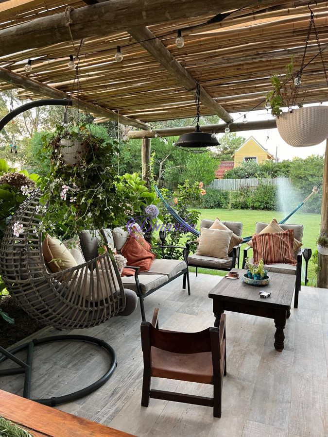 Casa ID.49 - Alquiler Temporario Casa de 3 dormitorios en La Barra, Maldonado.