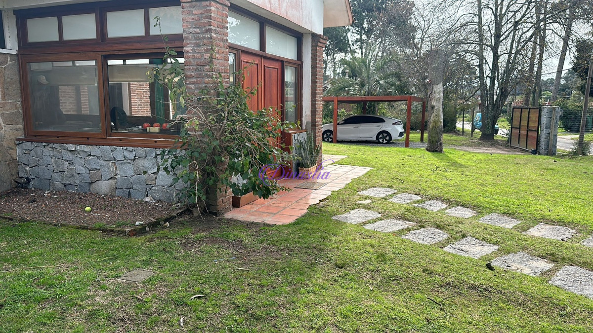 Casa ID.409 - Alquiler temporal Casa de 3 dormitorios en Jardines de Cordoba, Punta del Este