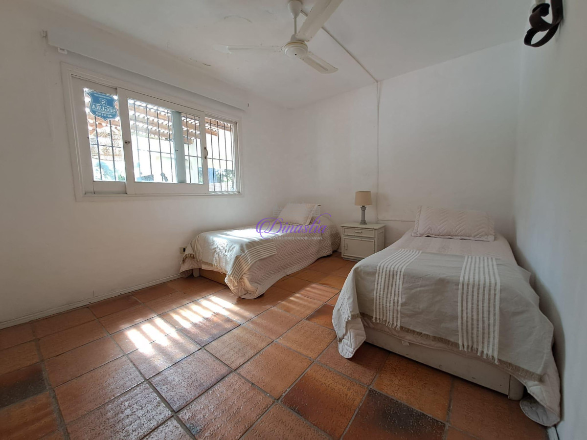Casa ID.29 - Alquiler Temporario Casa de 4 dormitorios en Rincón del Indio, Punta del Este.