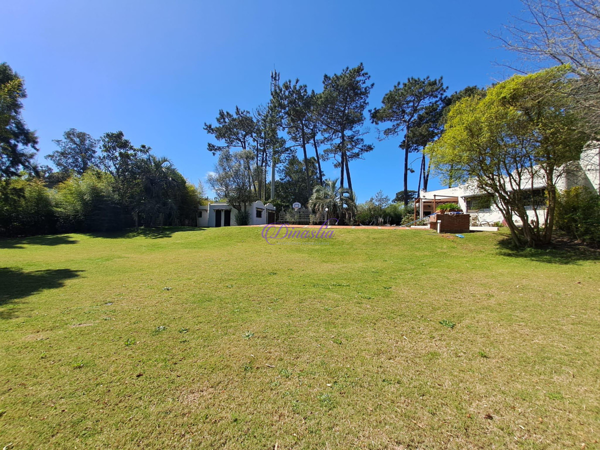 Casa ID.29 - Alquiler Temporario Casa de 4 dormitorios en Rincón del Indio, Punta del Este.
