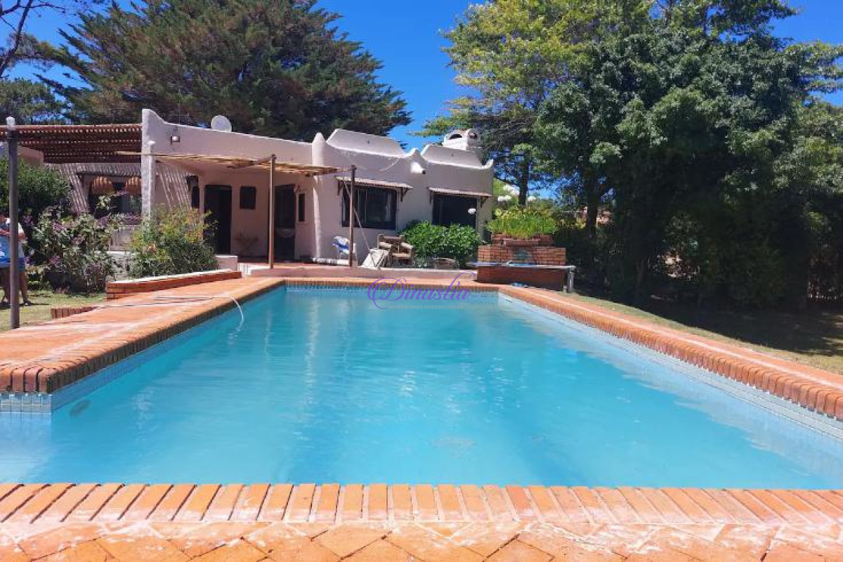 Casa ID.29 - Alquiler Temporario Casa de 4 dormitorios en Rincón del Indio, Punta del Este.