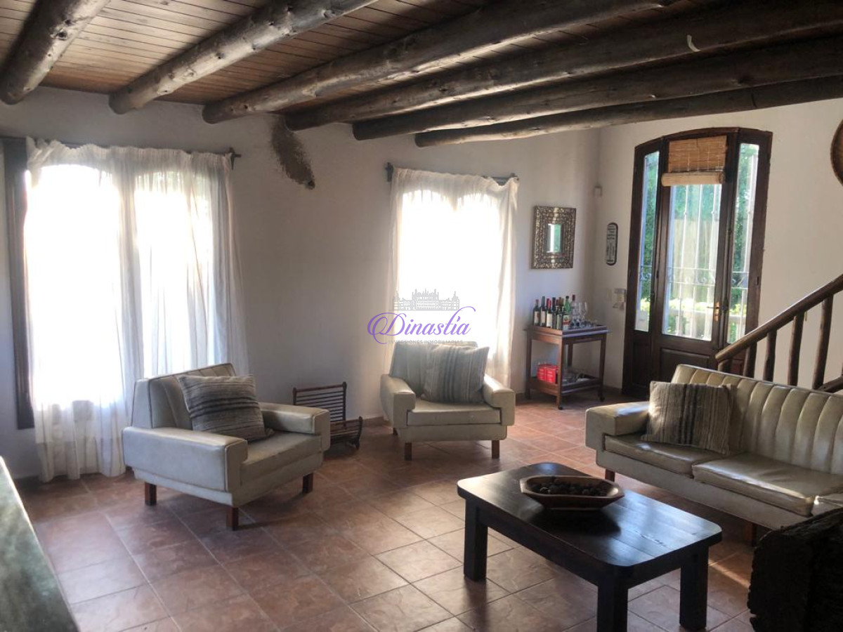Casa ID.130 - Alquiler Casa 3 dormitorios a 50 metros del mar en Brio Bs As, Maldonado.