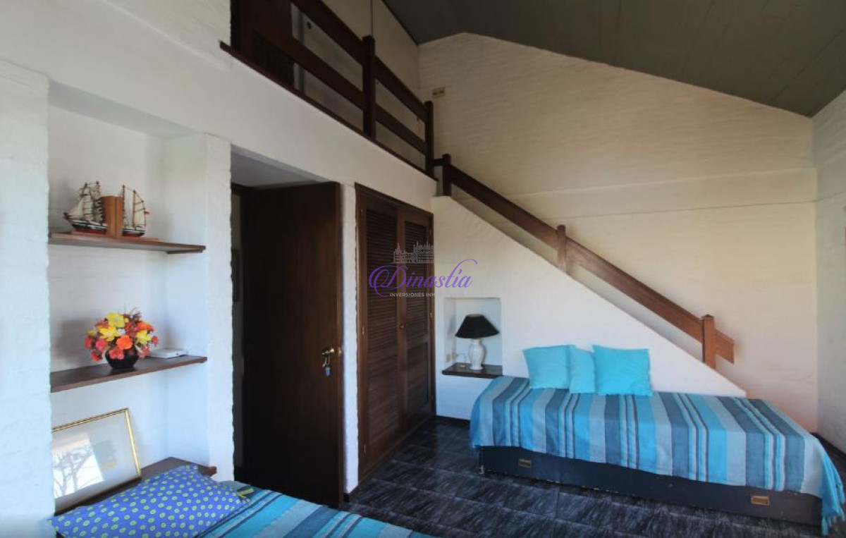 Casa ID.57 - Venta y Alquiler temporario Casa 4 dormitorios en Rincon del Indio, Punta del Este.