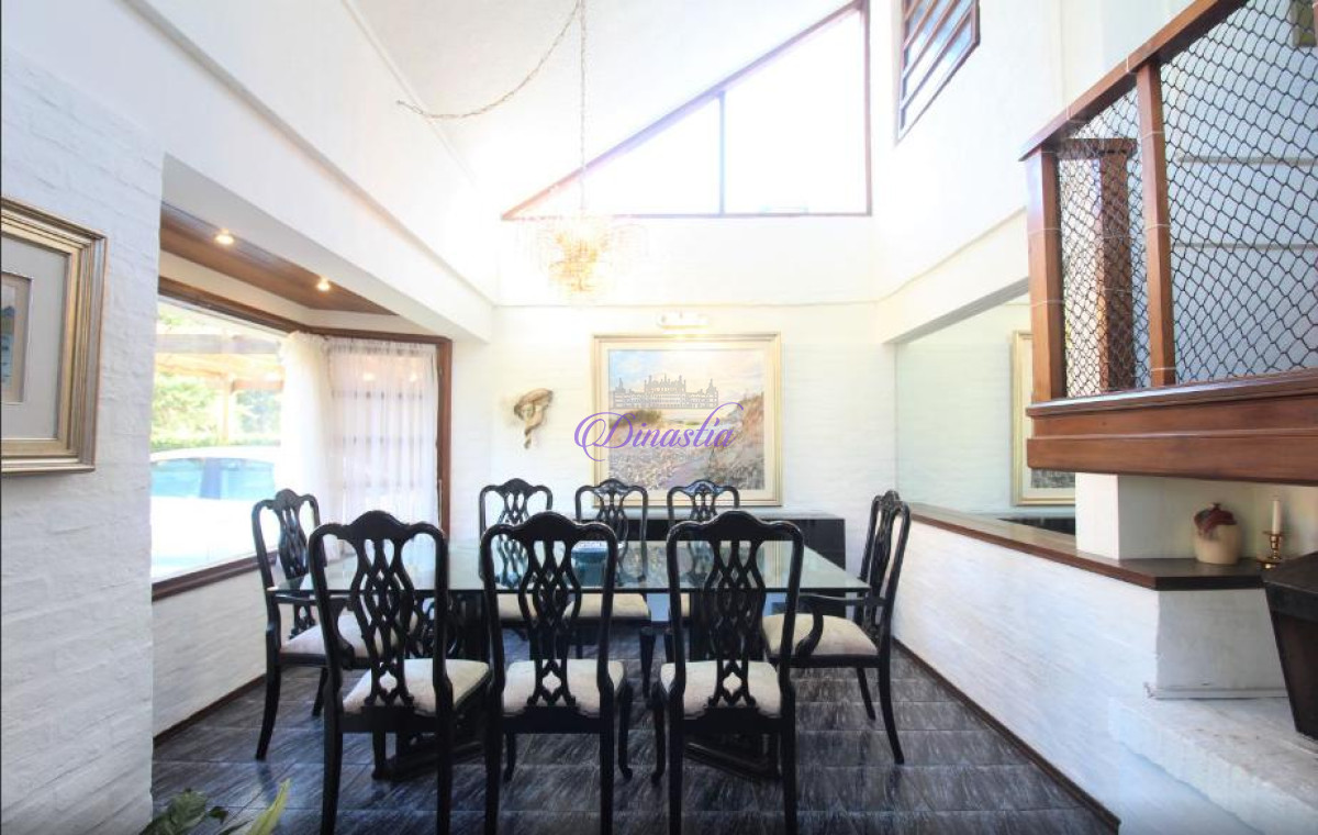 Casa ID.57 - Venta y Alquiler temporario Casa 4 dormitorios en Rincon del Indio, Punta del Este.