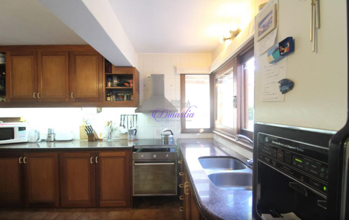 Casa ID.57 - Venta y Alquiler temporario Casa 4 dormitorios en Rincon del Indio, Punta del Este.