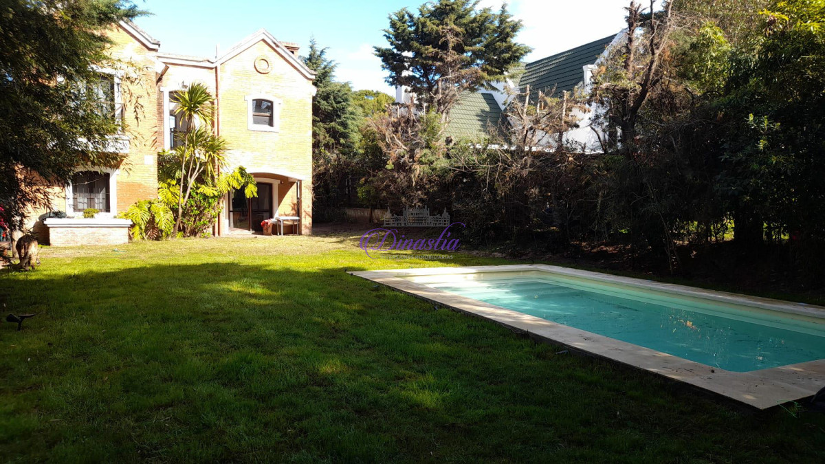 Casa ID.62 - Alquiler temporario Casa 4 dormitorios en Rincón del Indio, Punta del Este.