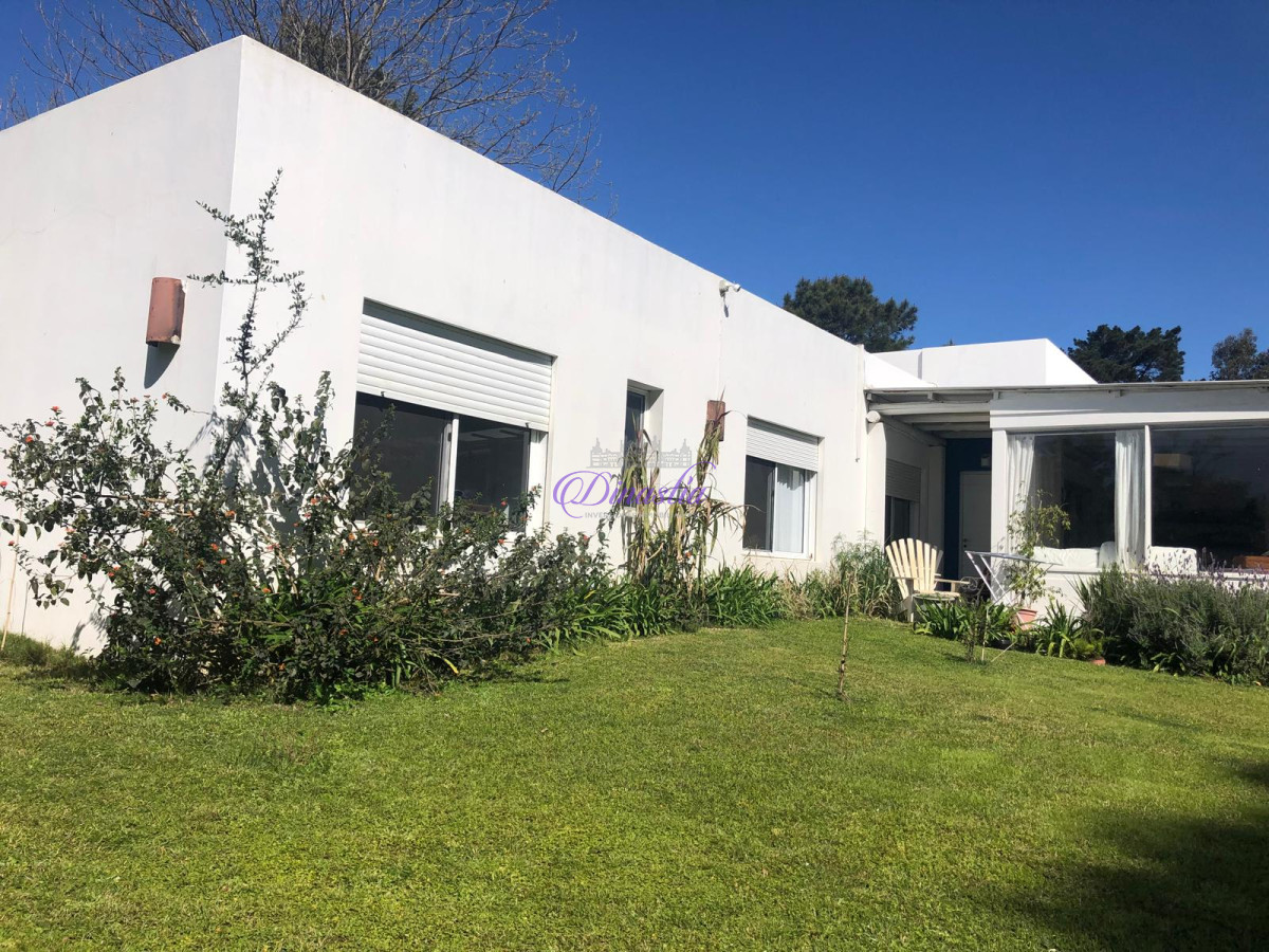 Casa ID.49 - Alquiler Temporario Casa de 3 dormitorios en La Barra, Maldonado.