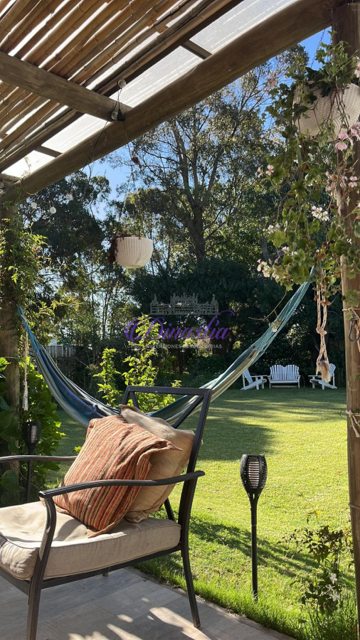 Casa ID.49 - Alquiler Temporario Casa de 3 dormitorios en La Barra, Maldonado.