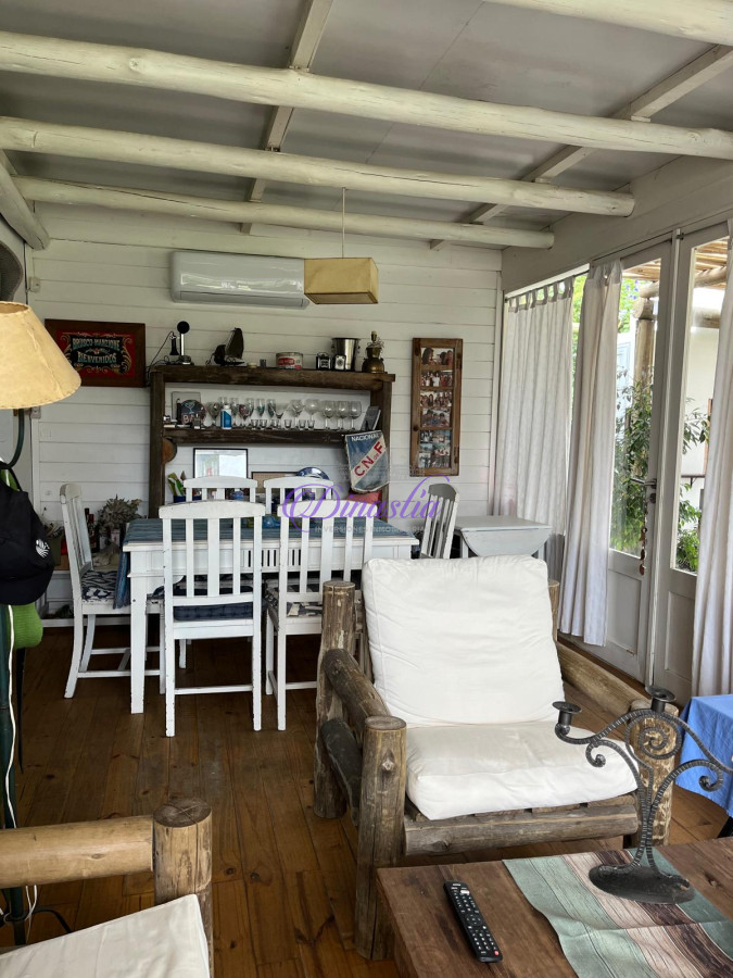 Casa ID.49 - Alquiler Temporario Casa de 3 dormitorios en La Barra, Maldonado.