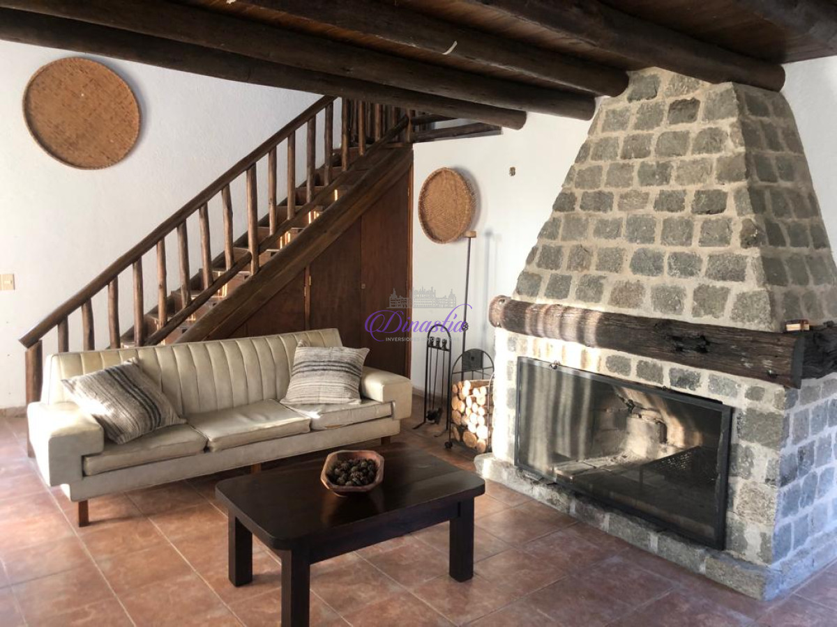 Casa ID.130 - Alquiler Casa 3 dormitorios a 50 metros del mar en Brio Bs As, Maldonado.