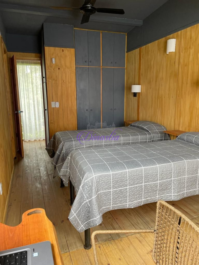 Casa ID.473 - Alquiler Casa de 2 Dormitorios a pocos metros del mar en La Barra, Punta del Este