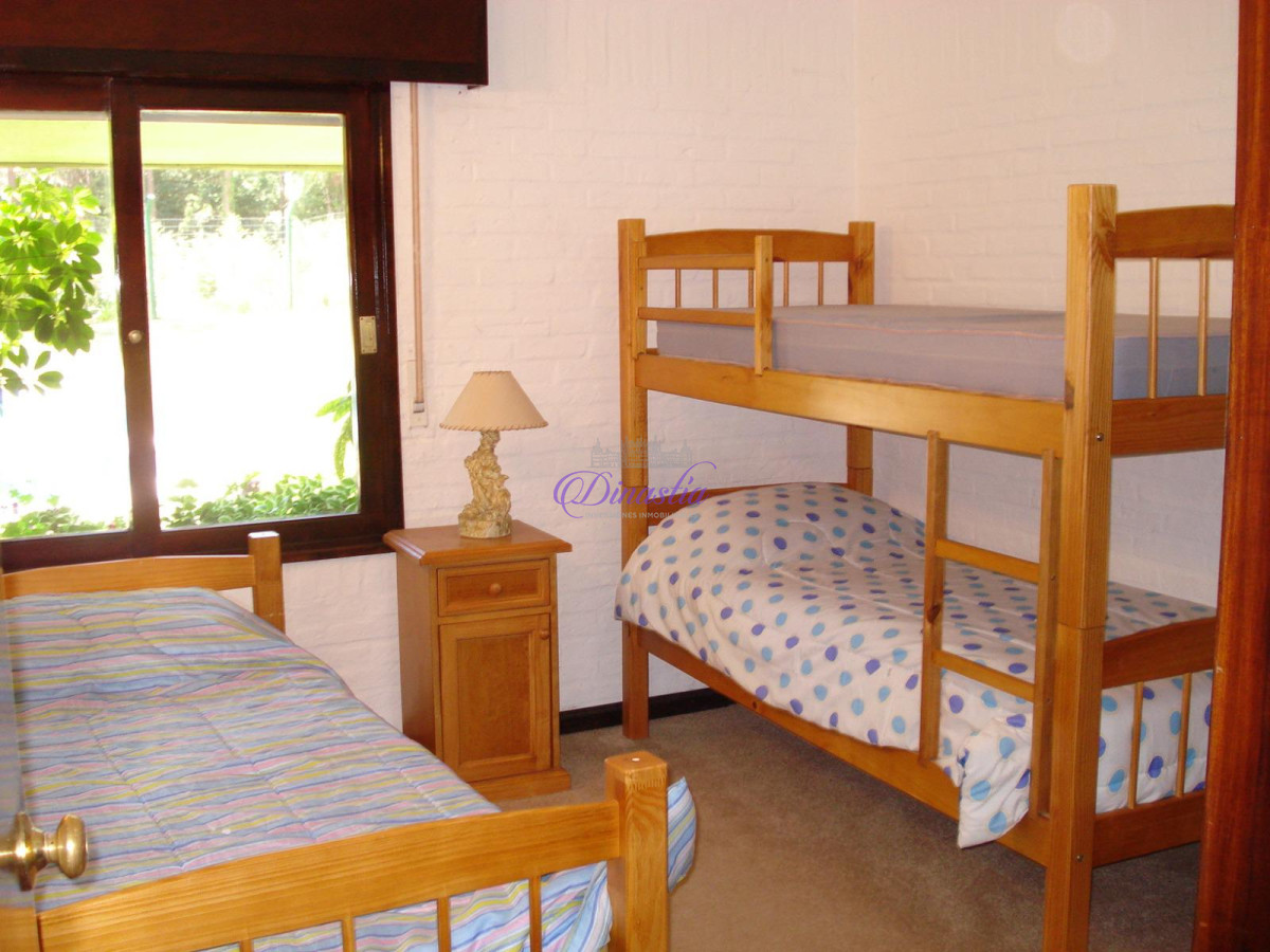 Casa ID.90 - Venta Casa de 4 dormitorios y dependencia en San Rafael, Punta del Este.