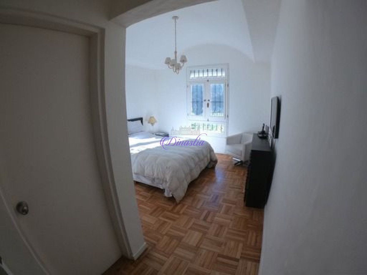 Casa ID.398 - Venta Casa 3 dormitorios y dependencia en Barrio Golf, Punta del Este