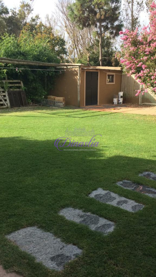 Casa ID.130 - Alquiler Casa 3 dormitorios a 50 metros del mar en Brio Bs As, Maldonado.