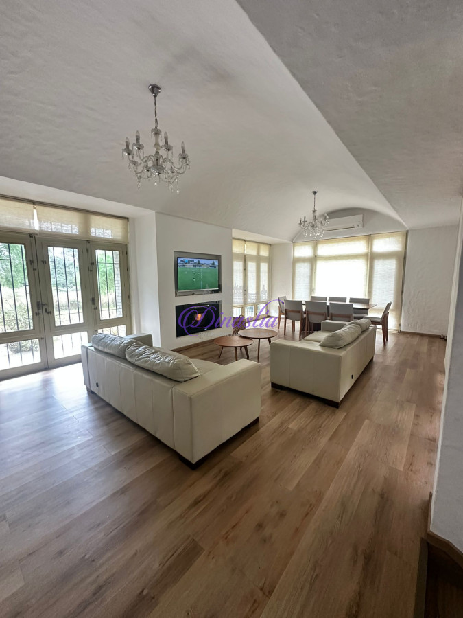 Casa ID.398 - Venta Casa 3 dormitorios y dependencia en Barrio Golf, Punta del Este