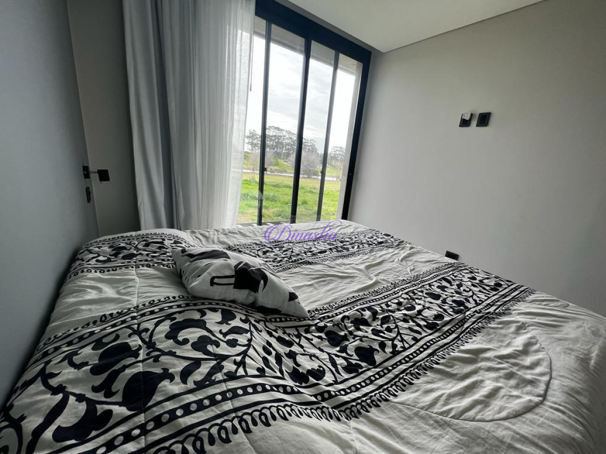 Casa ID.319 - Venta Casa de 4 dormitorios y dependencia en B° privado El Quijote, La Barra