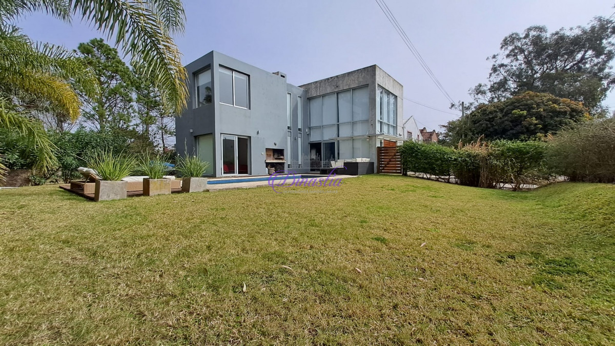 Casa ID.293 - Alquiler temporario Casa de 3 dormitorios en La Barra, Maldonado