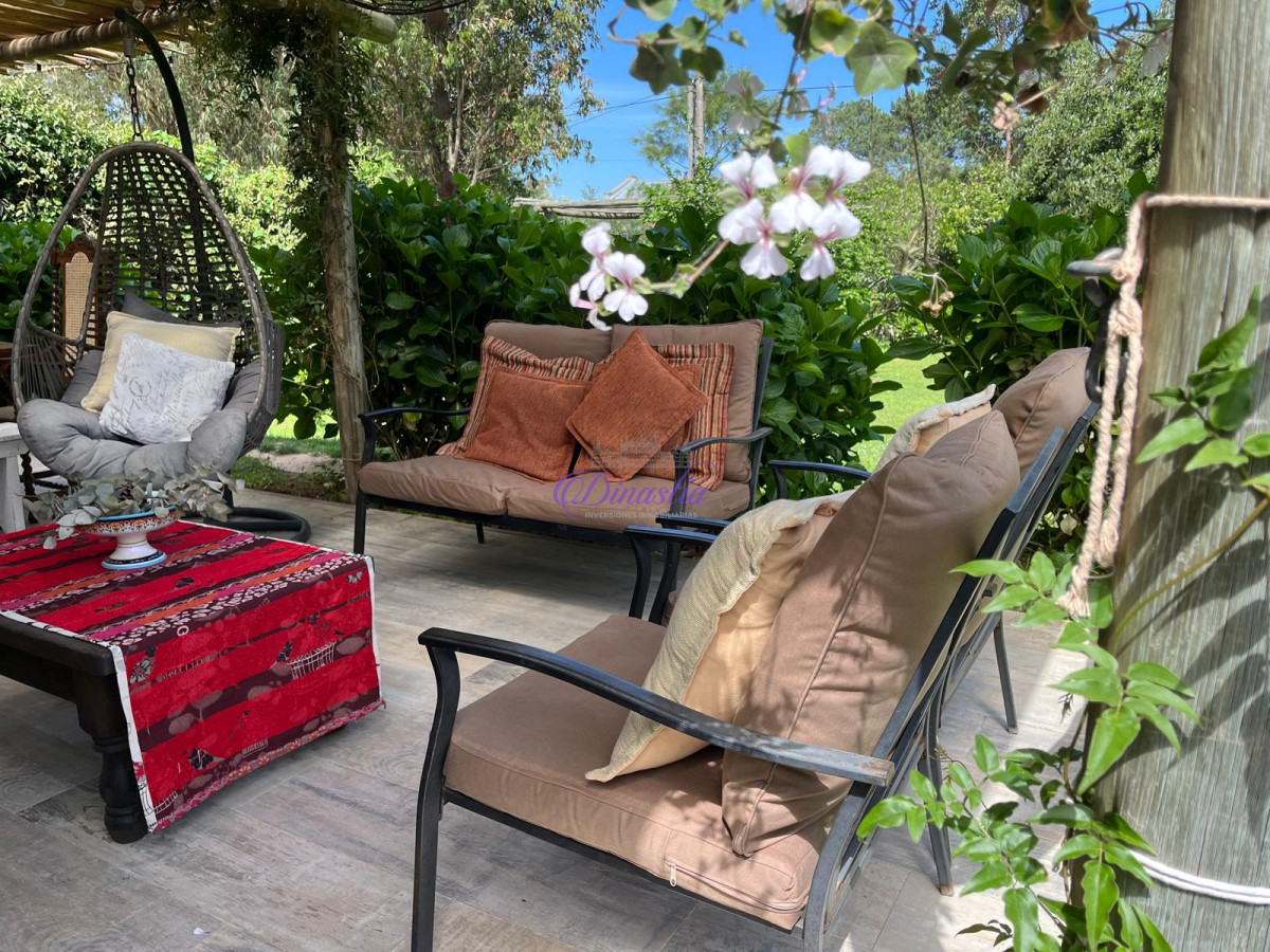 Casa ID.49 - Alquiler Temporario Casa de 3 dormitorios en La Barra, Maldonado.