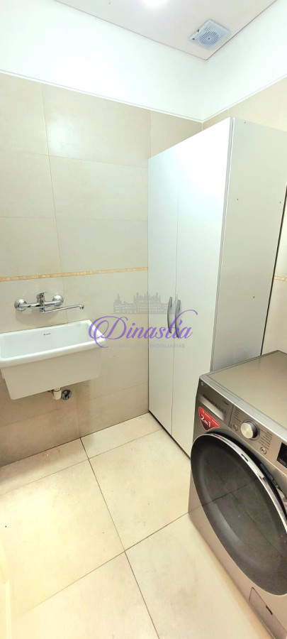 Casa ID.457 - Venta y Alquiler temporario Casa de 4 dormitorios en Marly, Punta del Este