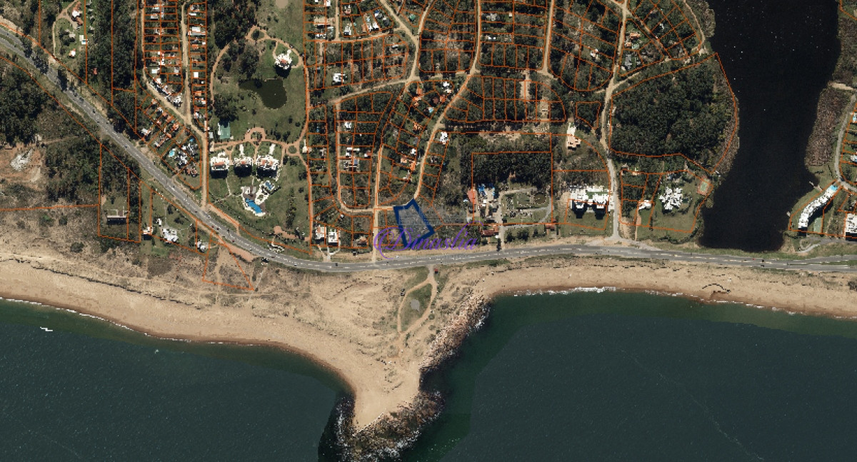Terreno ID.361 - Gran Oportunidad! Terreno en primera linea de Playa Mansa, Punta del Este