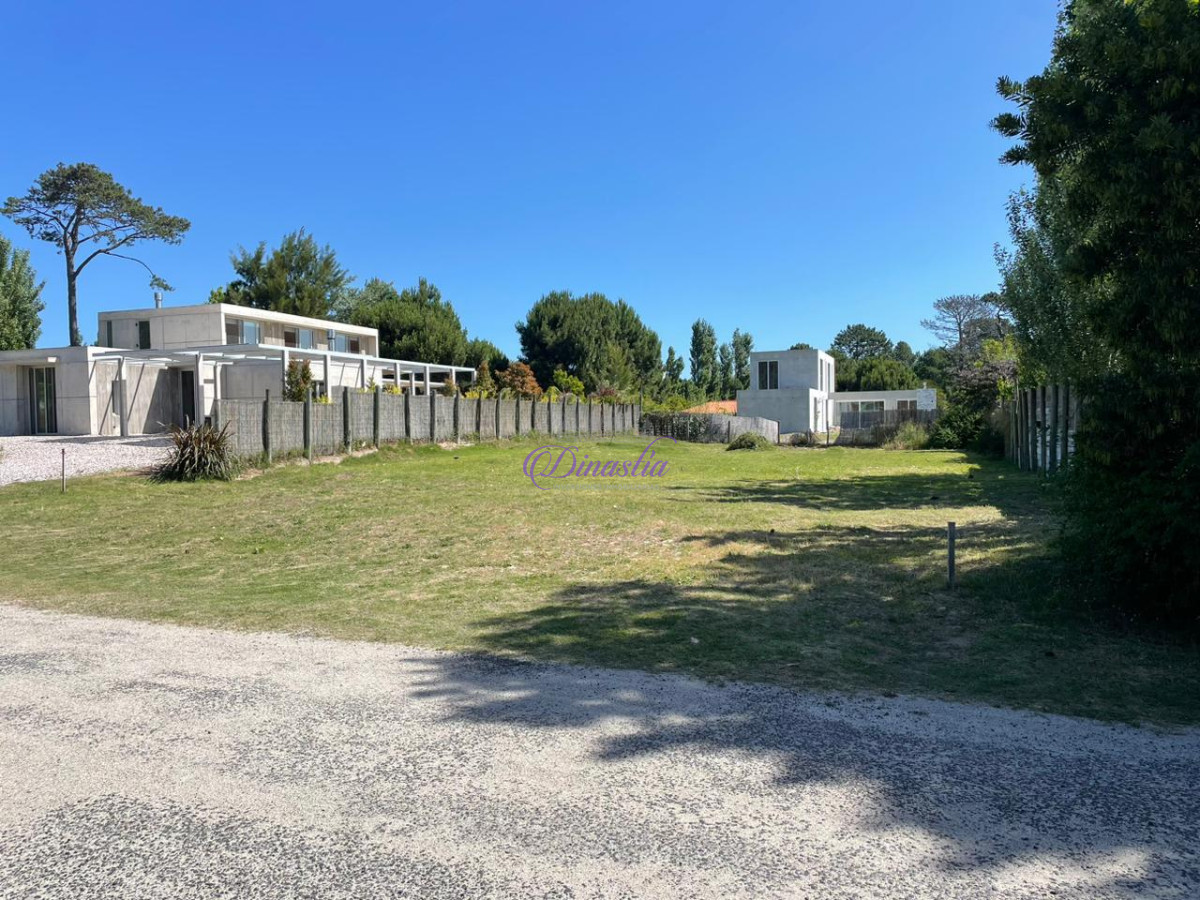 Terreno ID.441 - Venta Terreno en Barrio Privado La Residence, Punta del Este.